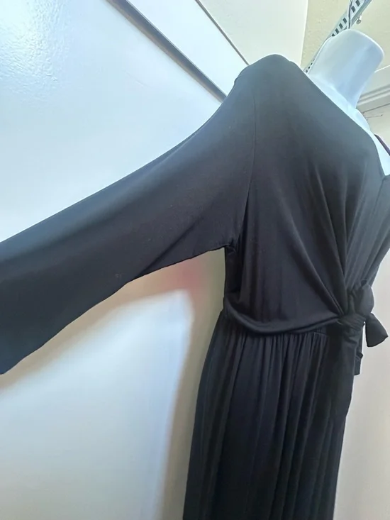 Jolie Black V-Neck Tie-Front Jumpsuit - Picture 8 of 9